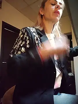 Snapshot of TiffanyMaze chatting on 1, 6, 2026 TiffanyMaze online show from 1, 6, 2026