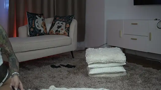 TiffanyMaze online show from 25, 10, 2025