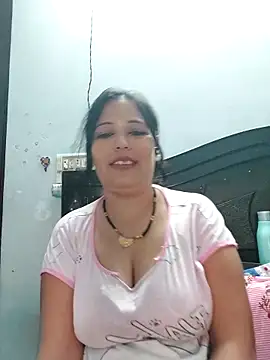 Poojabhabi101 online show from 4, 10, 2025