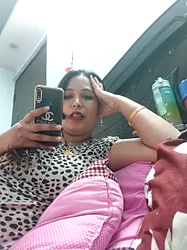 Poojabhabi101 online show from 11, 3, 2025