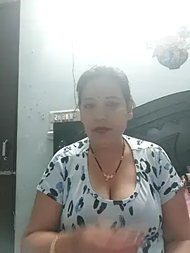 Poojabhabi101 online show from 17, 2, 2026