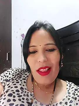 Poojabhabi101 online show from 6, 2, 2025