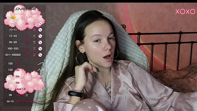 lil luna x online show from 20, 1, 2025