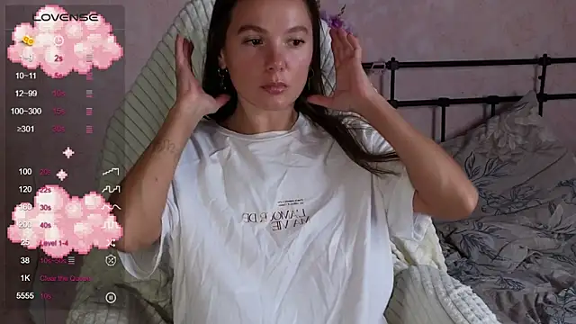 Snapshot of lil_luna_x chatting on 12, 6, 2026 lil luna x online show from 12, 6, 2026