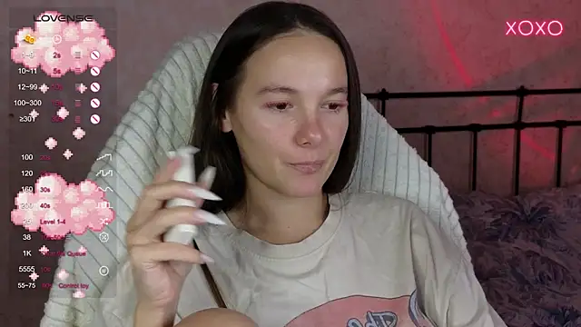 Snapshot of lil_luna_x chatting on 17, 10, 2025 lil luna x online show from 17, 10, 2025