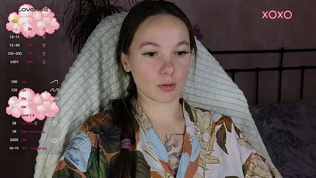 Snapshot of lil_luna_x chatting on 13, 11, 2025 lil luna x online show from 13, 11, 2025