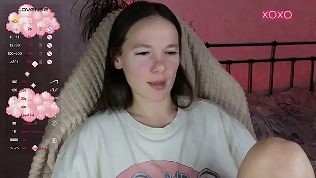 Snapshot of lil_luna_x chatting on 21, 11, 2025 lil luna x online show from 21, 11, 2025