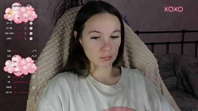 Snapshot of lil_luna_x chatting on 17, 11, 2025 lil luna x online show from 17, 11, 2025