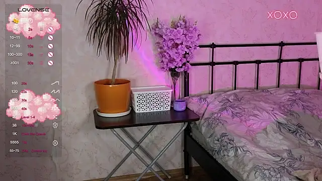 Snapshot of lil_luna_x chatting on 18, 11, 2025 lil luna x online show from 18, 11, 2025