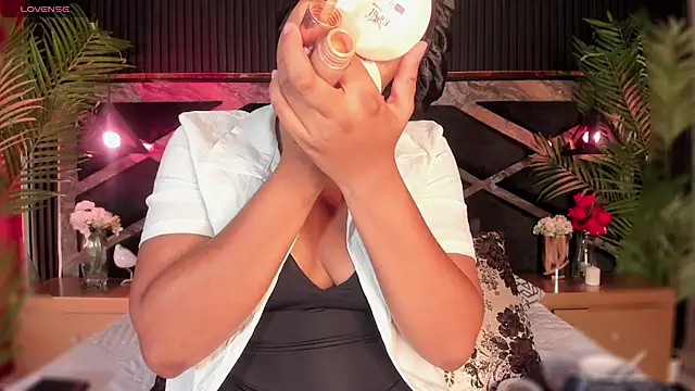 Aluna sweet online show from 17, 11, 2025