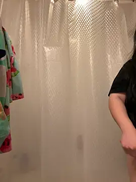 LiverandBrat77 online show from 14, 1, 2026