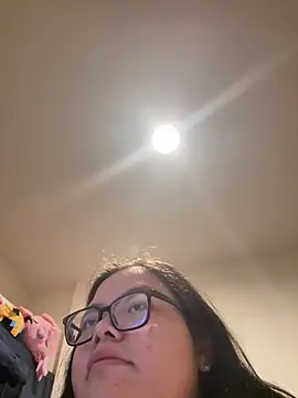 LiverandBrat77 online show from 4, 4, 2026