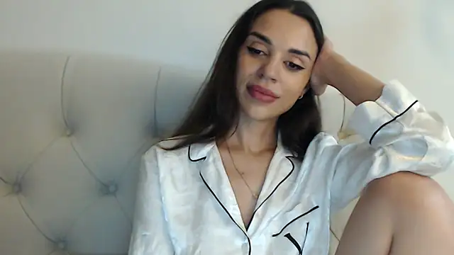 Snapshot of Mika_Gold chatting on 13, 10, 2025 Mika Gold online show from 13, 10, 2025