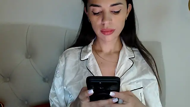 Snapshot of Mika_Gold chatting on 20, 10, 2025 Mika Gold online show from 20, 10, 2025