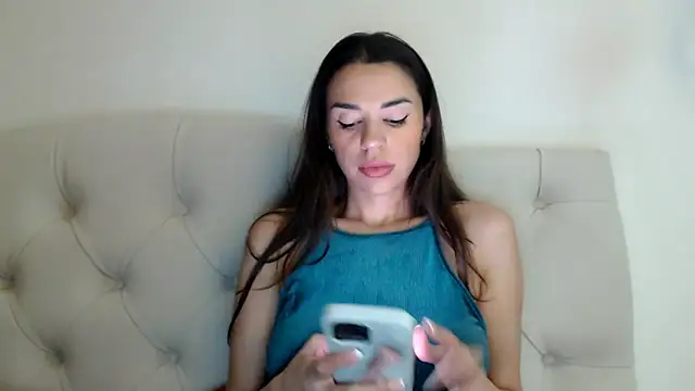 Snapshot of Mika_Gold chatting on 11, 11, 2025 Mika Gold online show from 11, 11, 2025