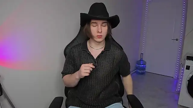 Vincent Strong online show from 6, 1, 2025