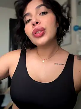 GigiiStone online show from 10, 10, 2025