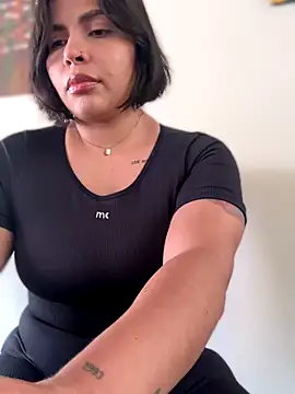 GigiiStone online show from 2, 11, 2025