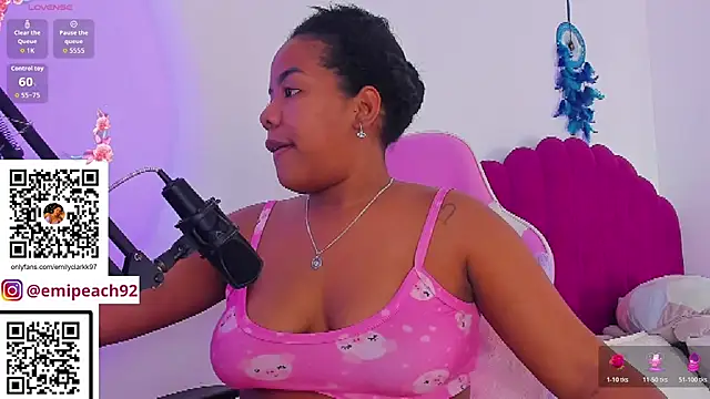 Snapshot of samanthaabloom chatting on 20, 5, 2026 samanthaabloom online show from 20, 5, 2026