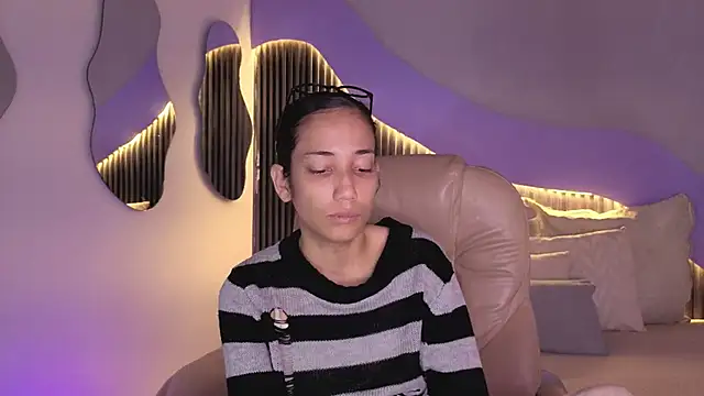 hot little bunny online show from 9, 2, 2026