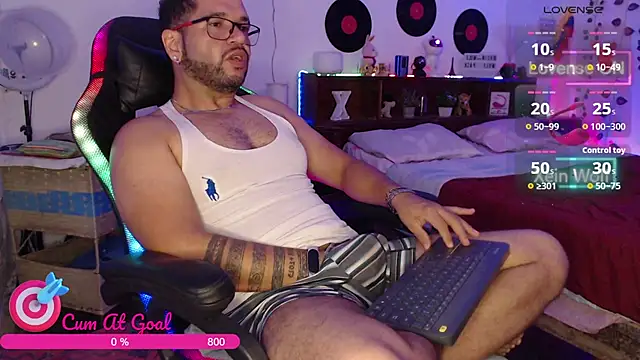 Snapshot of Xein_WoIf chatting on 11, 5, 2026 Xein WoIf online show from 11, 5, 2026