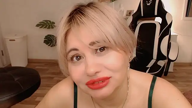 Snapshot of Lola_Richie chatting on 9, 3, 2026 Lola Richie online show from 9, 3, 2026