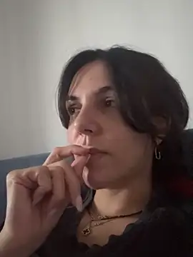 TaniaAmore online show from 12, 11, 2025