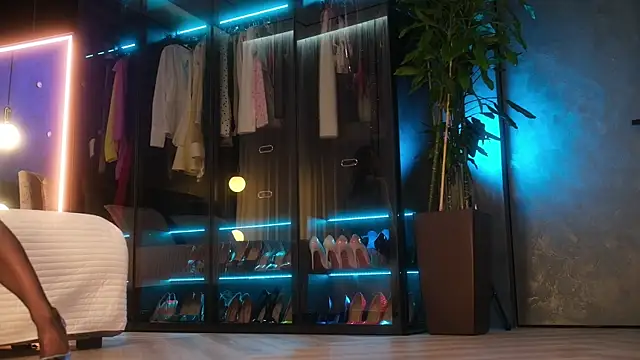 Rikka Moore online show from 24, 11, 2025