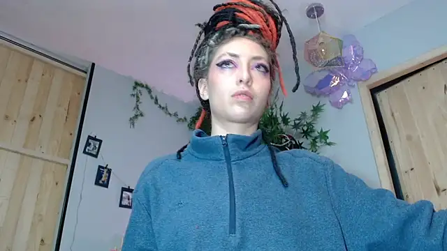 VickyJackson  online show from 2, 12, 2025