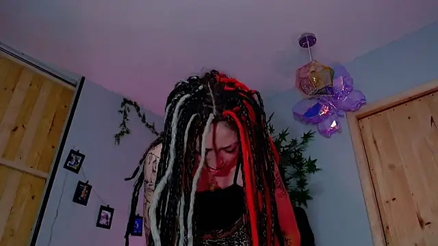 VickyJackson  online show from 21, 11, 2025