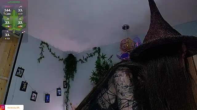 VickyJackson  online show from 31, 10, 2025