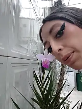 VickyJackson  online show from 15, 4, 2026