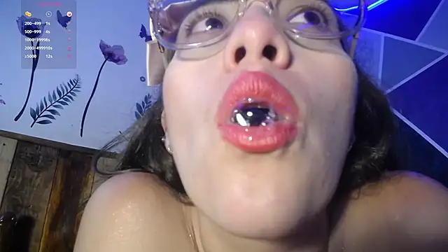 DaMikaela  online show from 29, 11, 2025