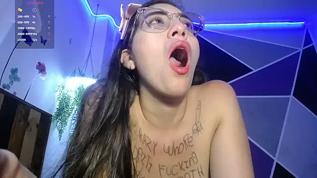 DaMikaela  online show from 28, 11, 2025