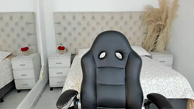 CinthiaCollins online show from 8, 8, 2026