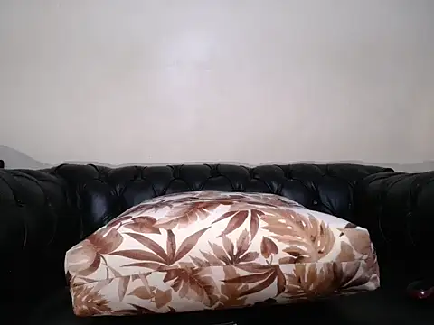 Snapshot of santa_queenn chatting on 12, 5, 2026 santa queenn online show from 12, 5, 2026