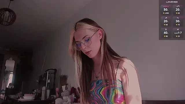  eva  pleasure  online show from 4, 4, 2026