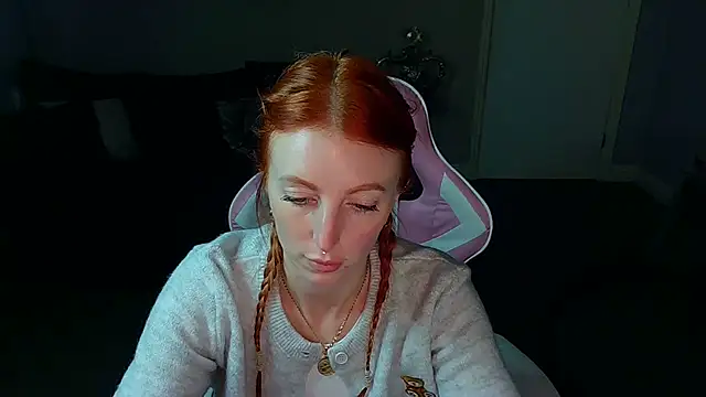 Red firesquirt online show from 29, 1, 2025