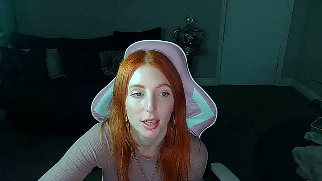 Red firesquirt online show from 22, 1, 2025