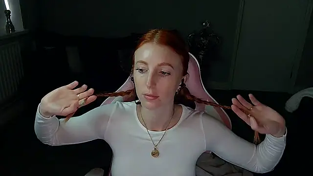 Red firesquirt online show from 29, 1, 2025