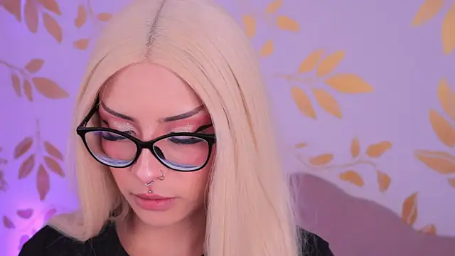 Misselektra   online show from 15, 10, 2025