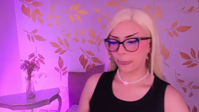 Misselektra   online show from 11, 2, 2026