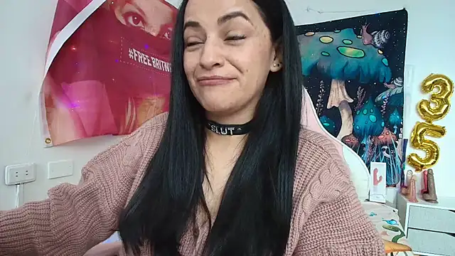 LovelyAzucena online show from 27, 5, 2026