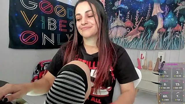 LovelyAzucena online show from 28, 2, 2025