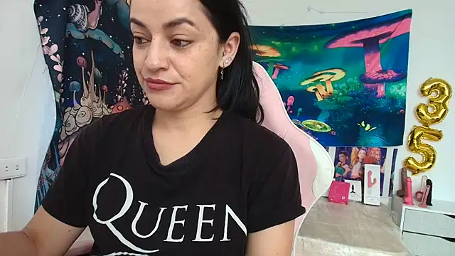 LovelyAzucena online show from 23, 5, 2026