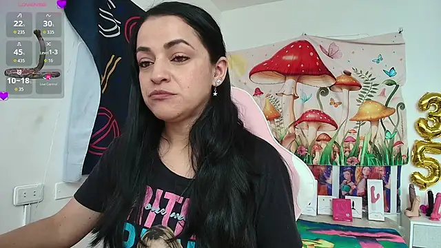 LovelyAzucena online show from 22, 5, 2026