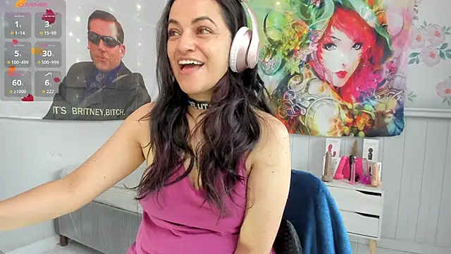 Snapshot of LovelyAzucena chatting on 3, 11, 2025 LovelyAzucena online show from 3, 11, 2025