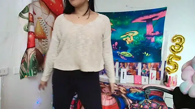 LovelyAzucena online show from 26, 5, 2026