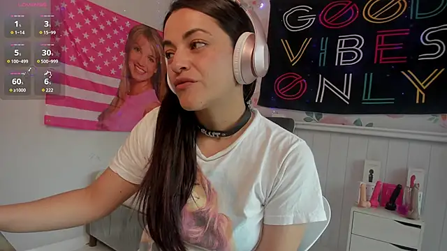 Snapshot of LovelyAzucena chatting on 30, 10, 2025 LovelyAzucena online show from 30, 10, 2025