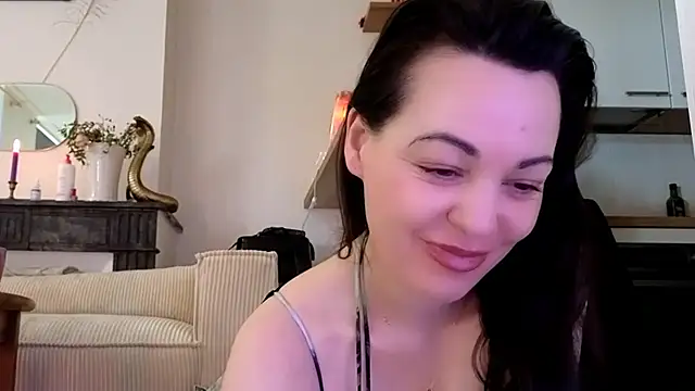 Lilie romeo online show from 6, 2, 2025